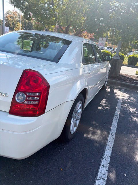 Used 2008 Chrysler 300 LX RWD image 11