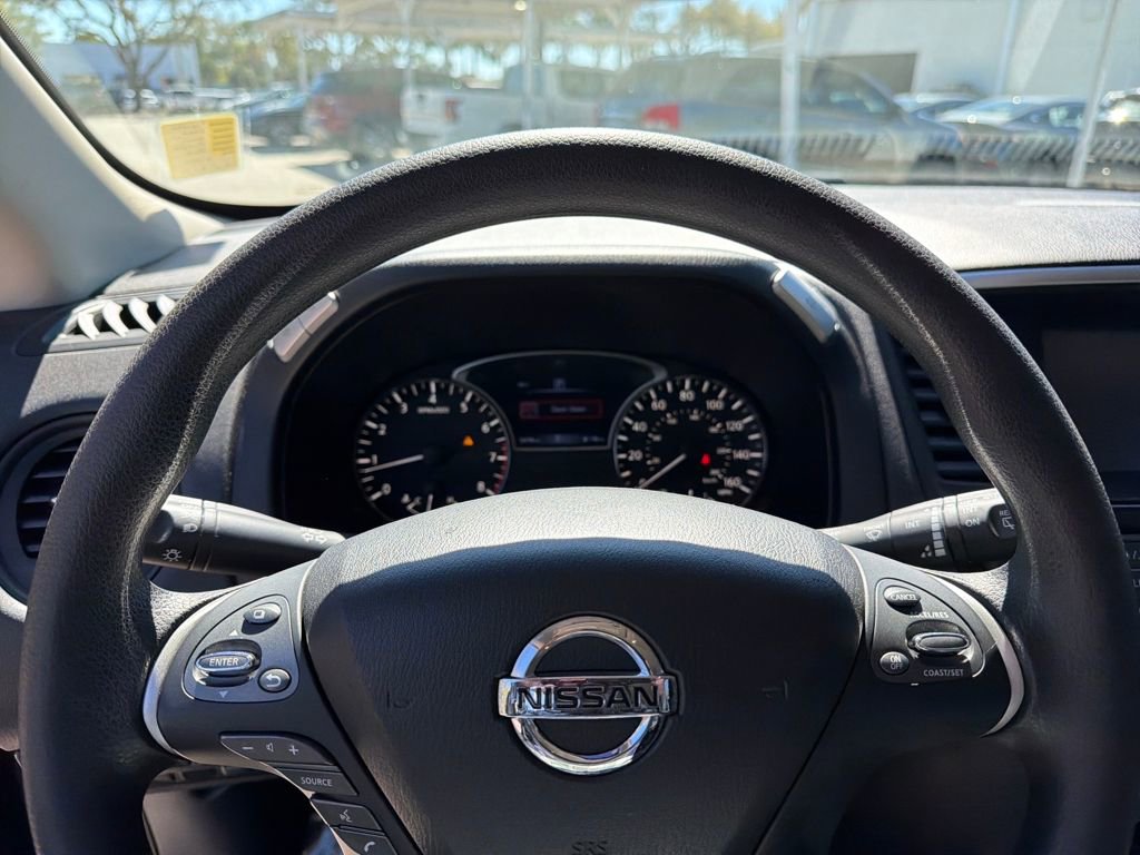 Used 2020 Nissan Pathfinder S image 18