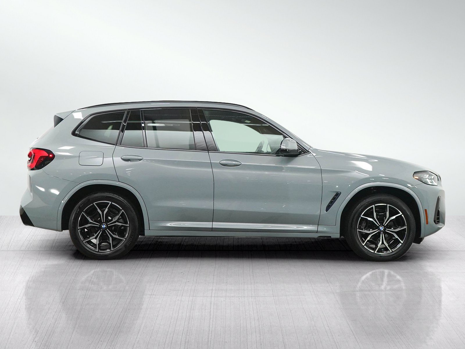 Used 2022 BMW X3 xDrive30i w/ M Sport Package AWD/4WD image 6