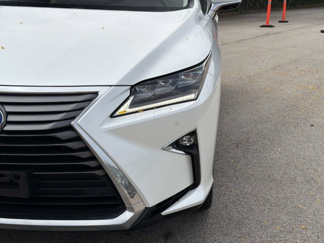 Used 2018 Lexus RX 450hL Luxury w/ Accessory Package AWD/4WD image 9