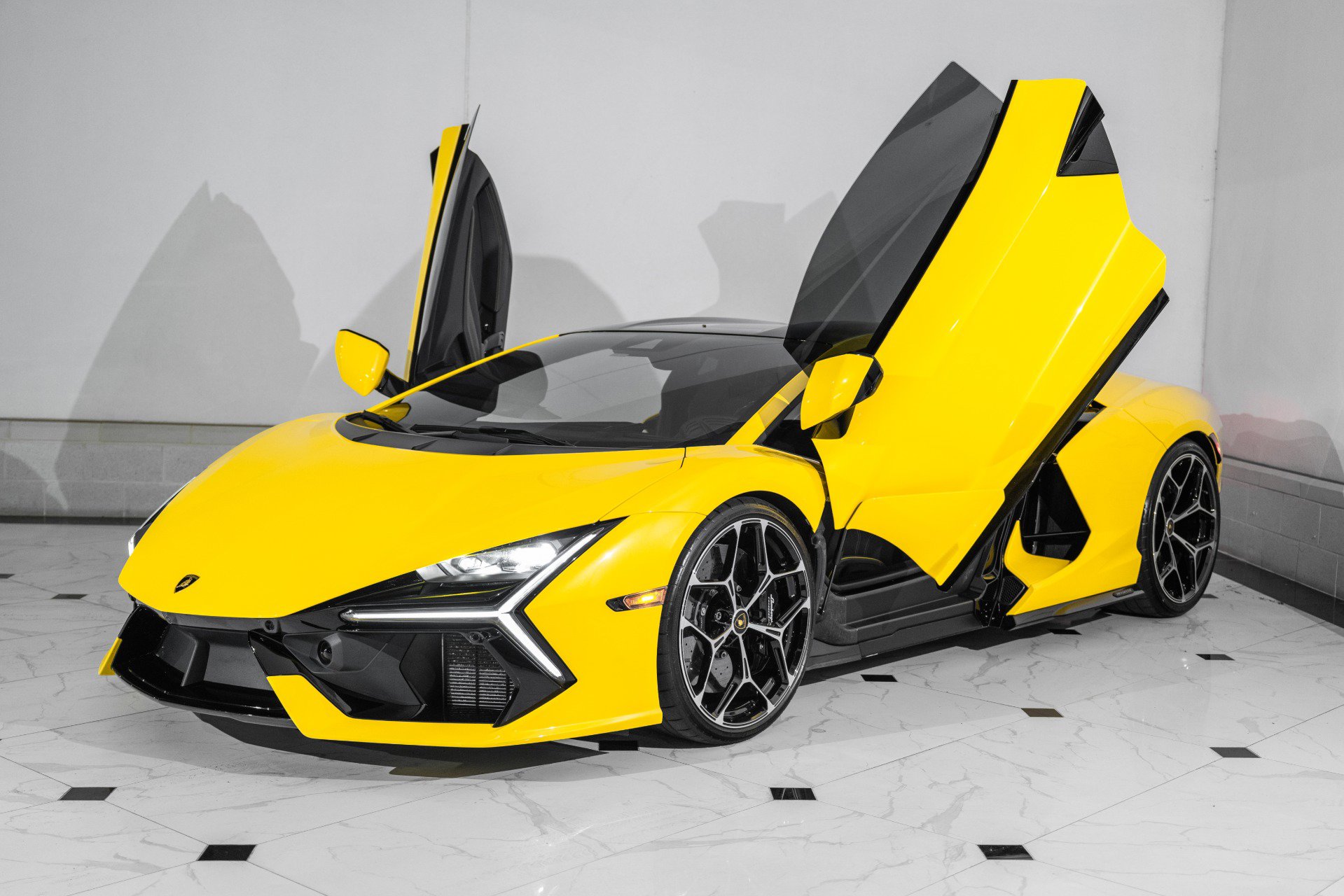 Used 2024 Lamborghini Revuelto image 19