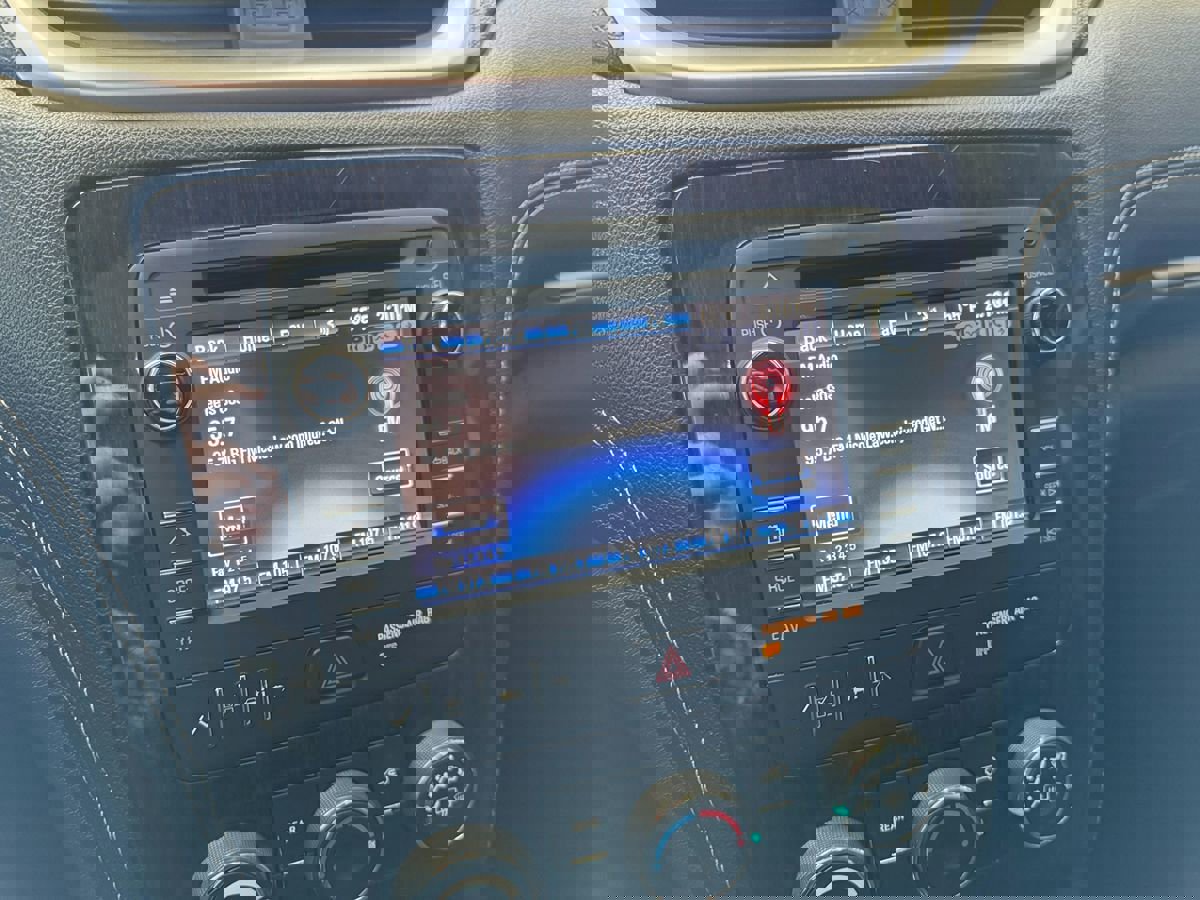 Used 2015 Chevrolet Traverse LT w/ Style and Technology Package image 22