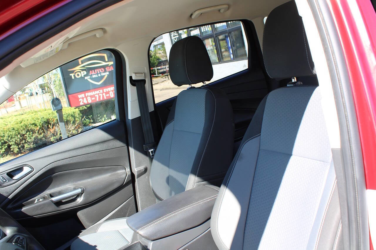 Used 2017 Ford Escape SE image 55