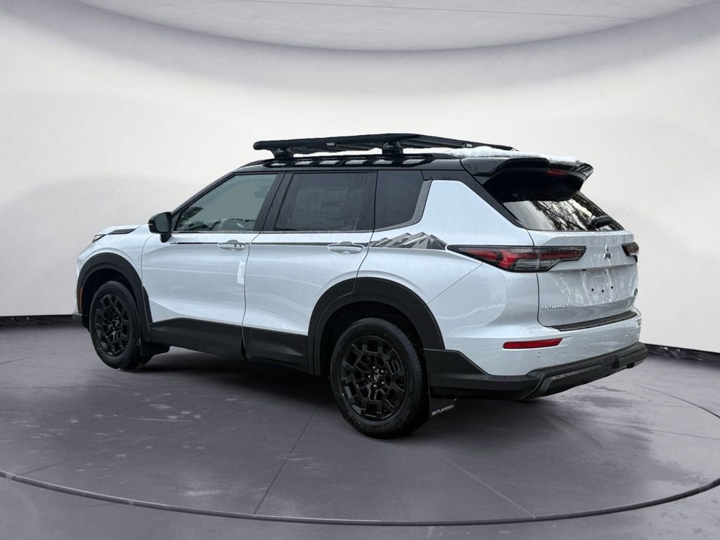 New 2026 Mitsubishi Outlander Trail Edition image 3