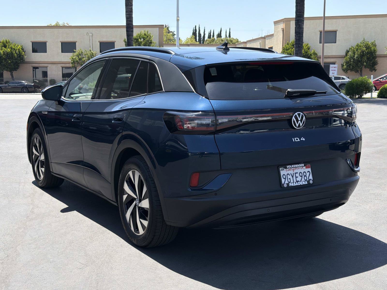 Certified 2023 Volkswagen ID.4 Pro RWD image 3
