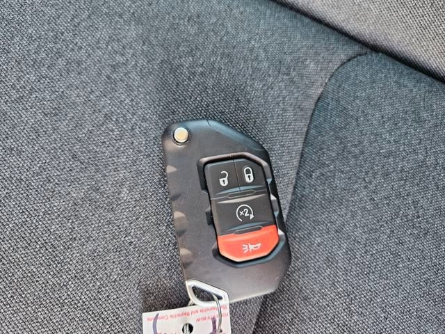 New 2025 Jeep Gladiator Sport image 29