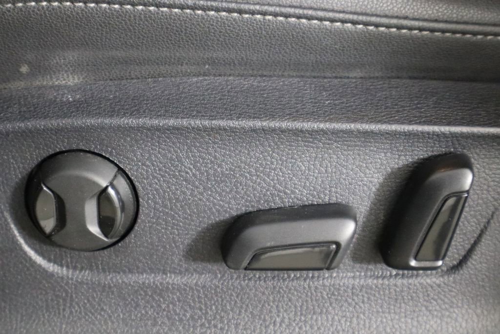 Used 2020 Volkswagen Passat 2.0T R-Line image 23