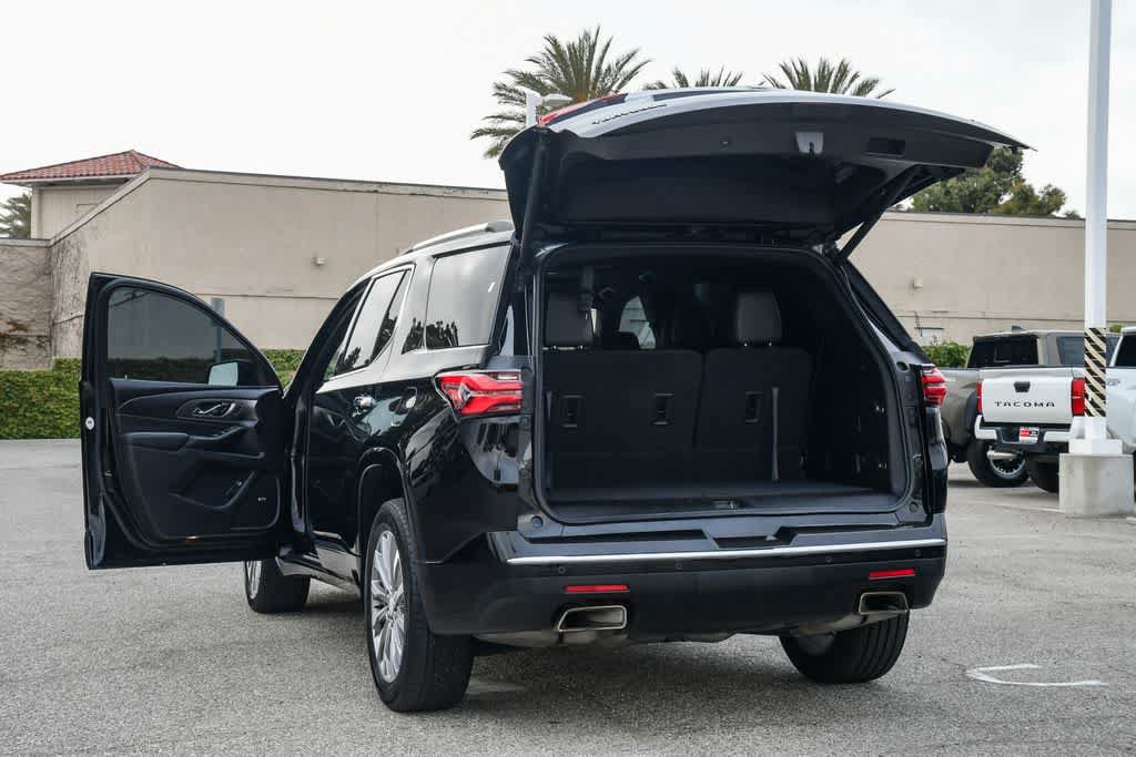 Used 2022 Chevrolet Traverse Premier FWD image 28