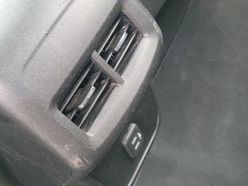 Used 2020 Chevrolet Equinox LT w/ Driver Convenience Package image 27