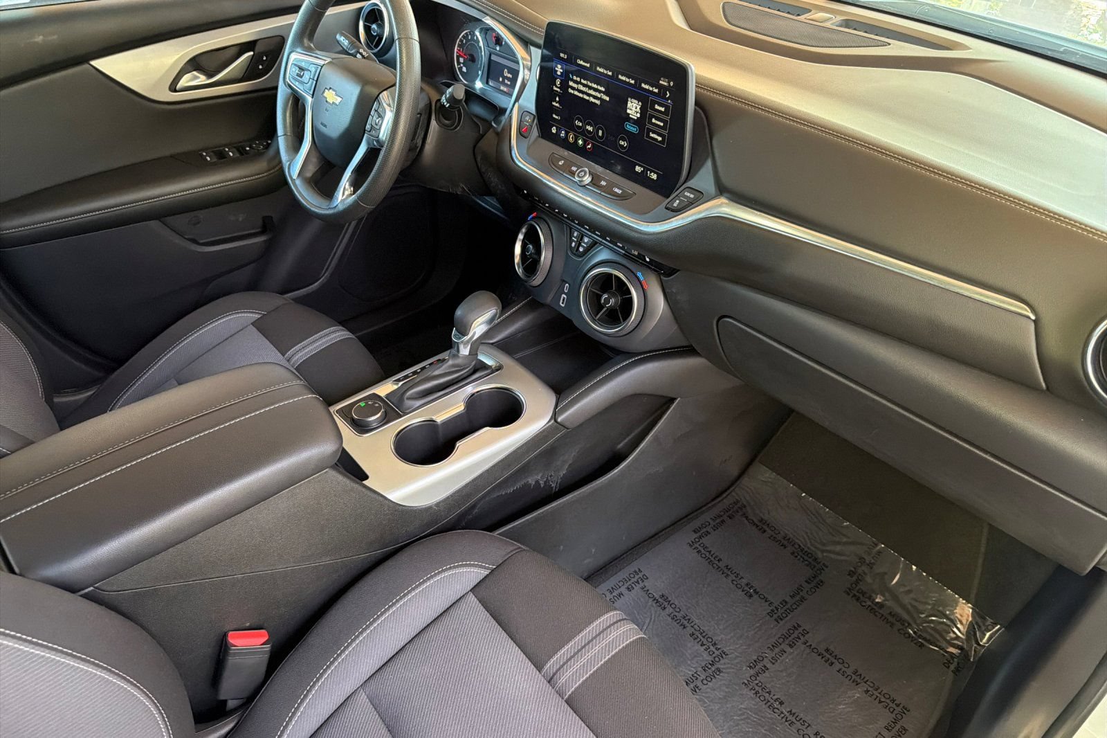 Used 2025 Chevrolet Blazer LT FWD image 16
