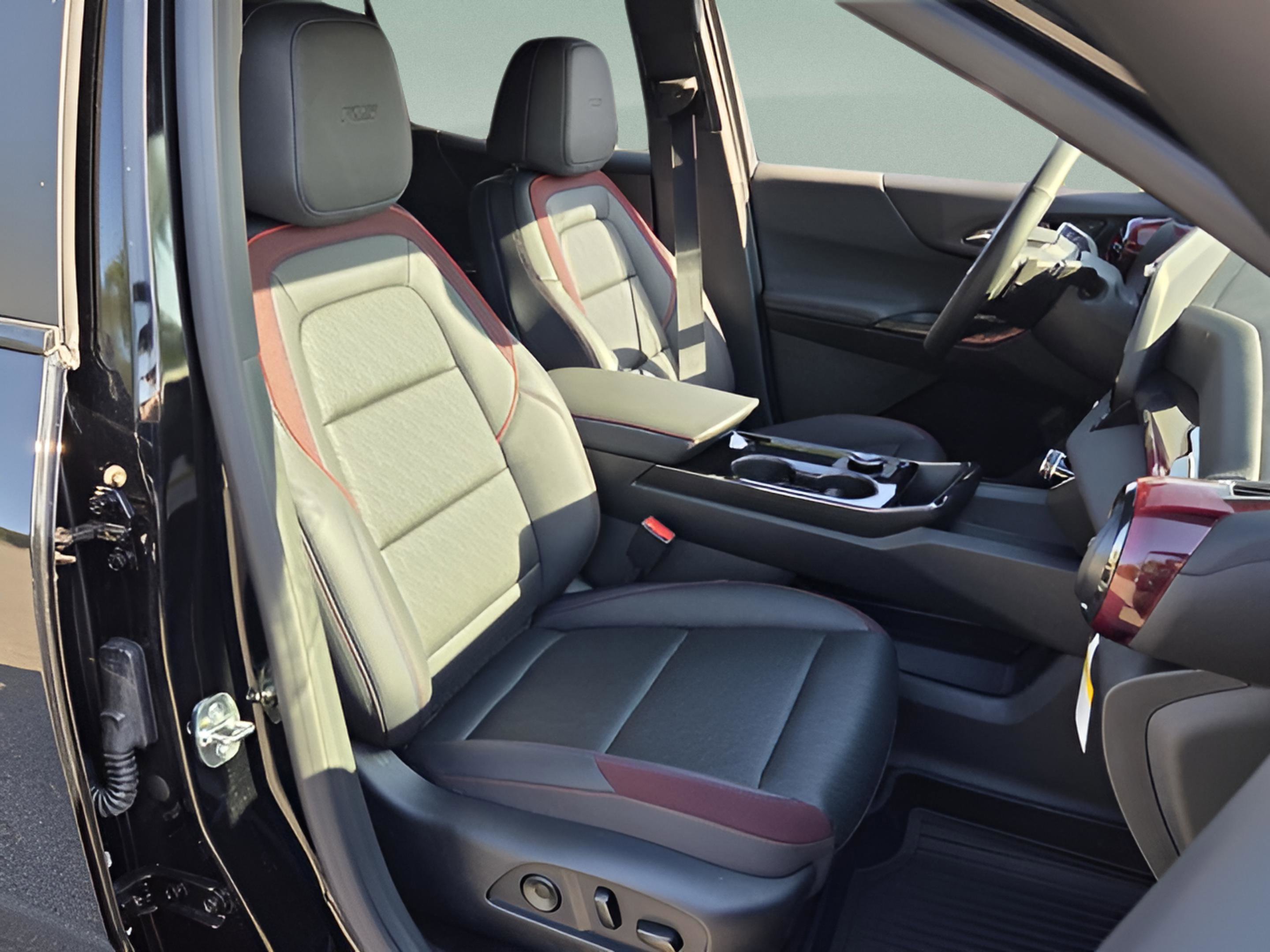 New 2026 Chevrolet Equinox RS w/ Convenience Package III AWD/4WD image 28