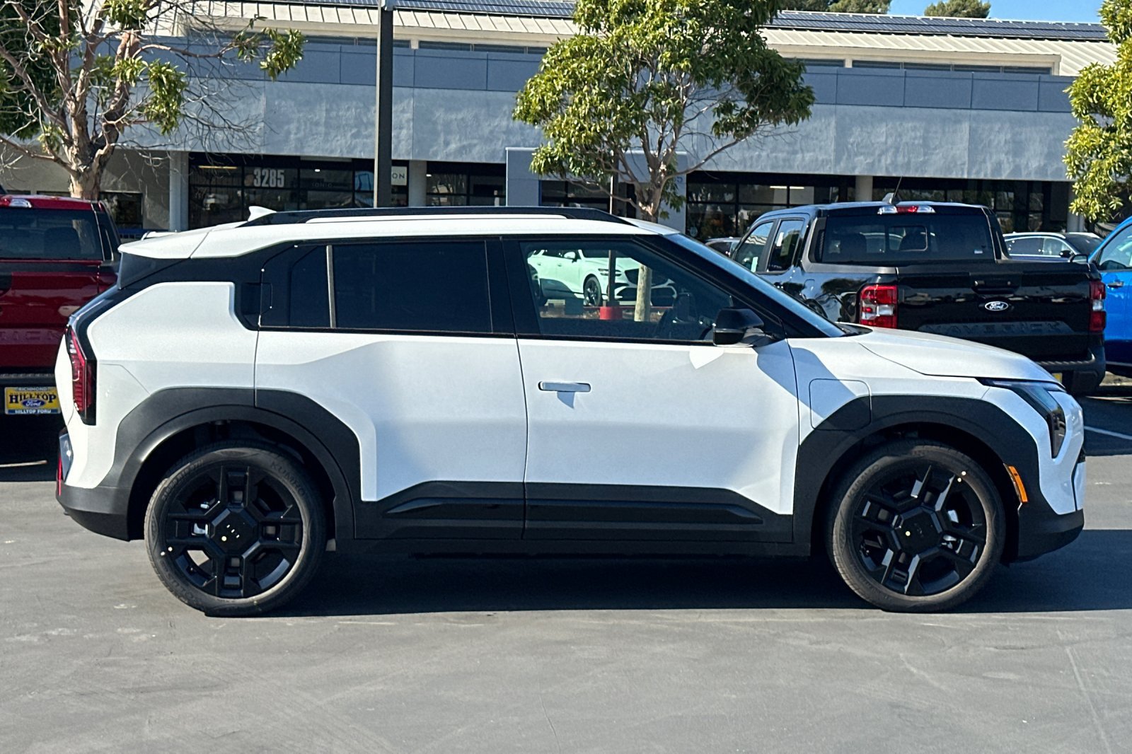 New 2027 Kia EV3 Wind FWD image 3