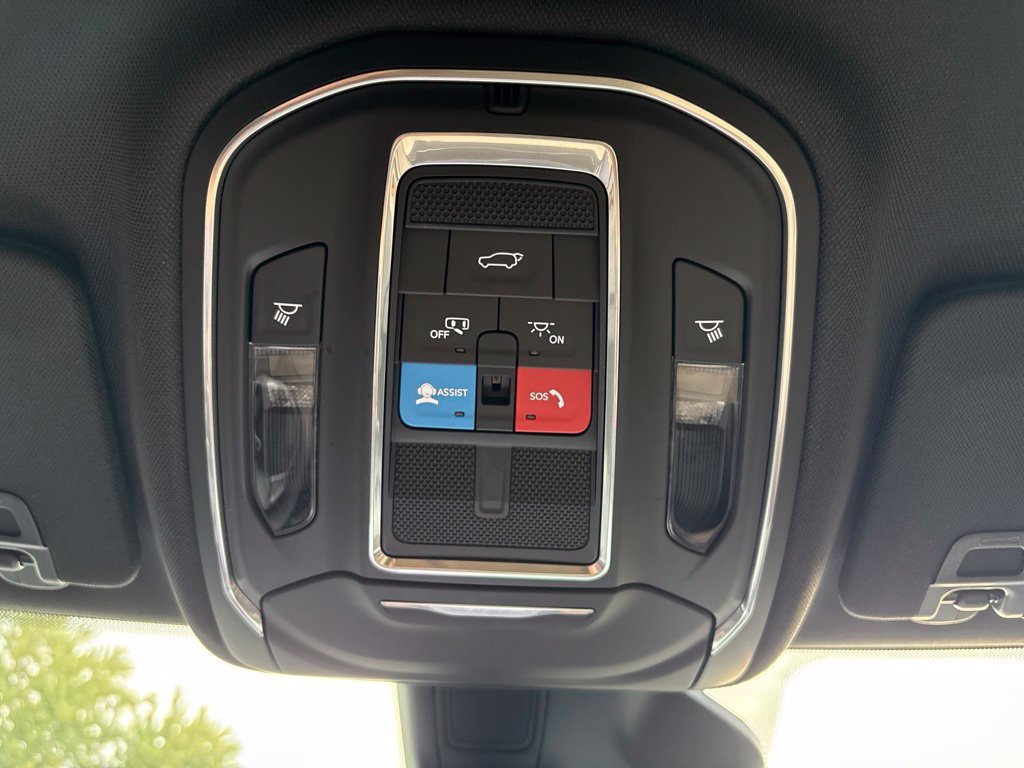 Used 2024 Jeep Grand Cherokee Limited w/ Luxury Tech Group II AWD/4WD image 36