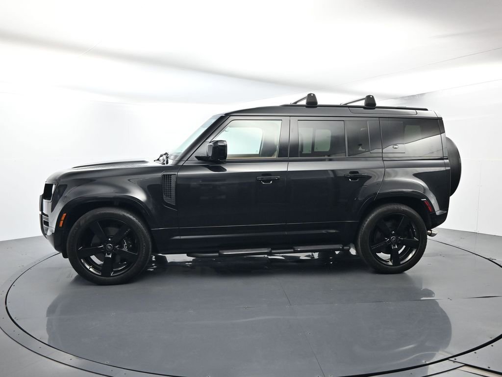 Used 2024 Land Rover Defender 110 V8 image 2