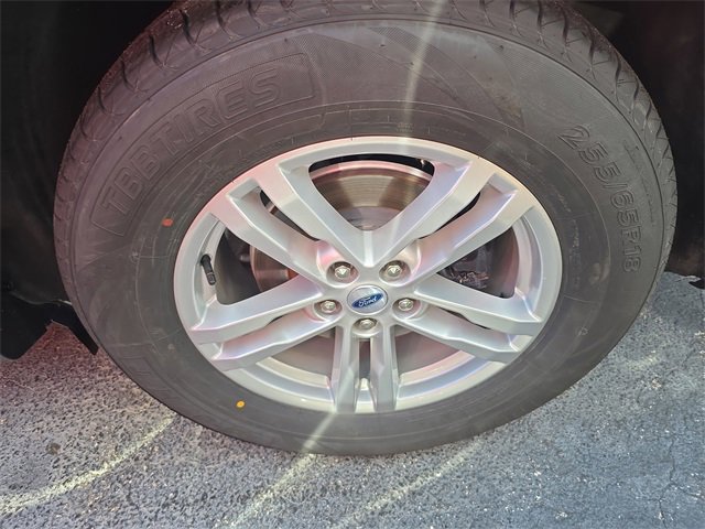 Used 2022 Ford Explorer XLT image 6