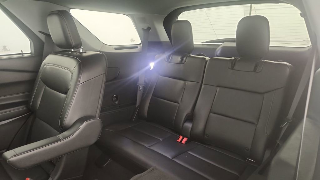 Used 2022 Ford Explorer Limited w/ Equipment Group 301A image 37