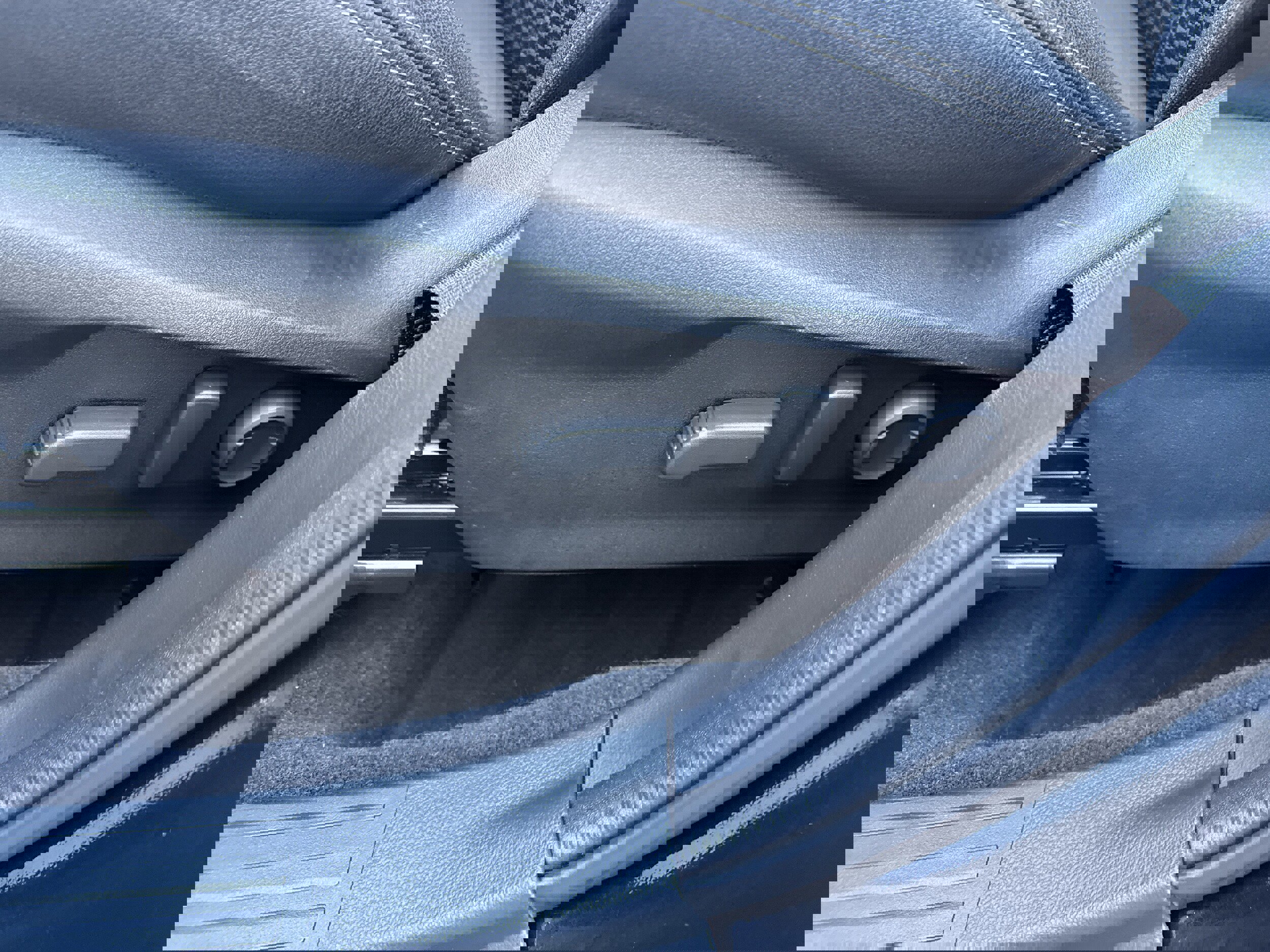 Used 2022 Subaru Forester Premium image 6