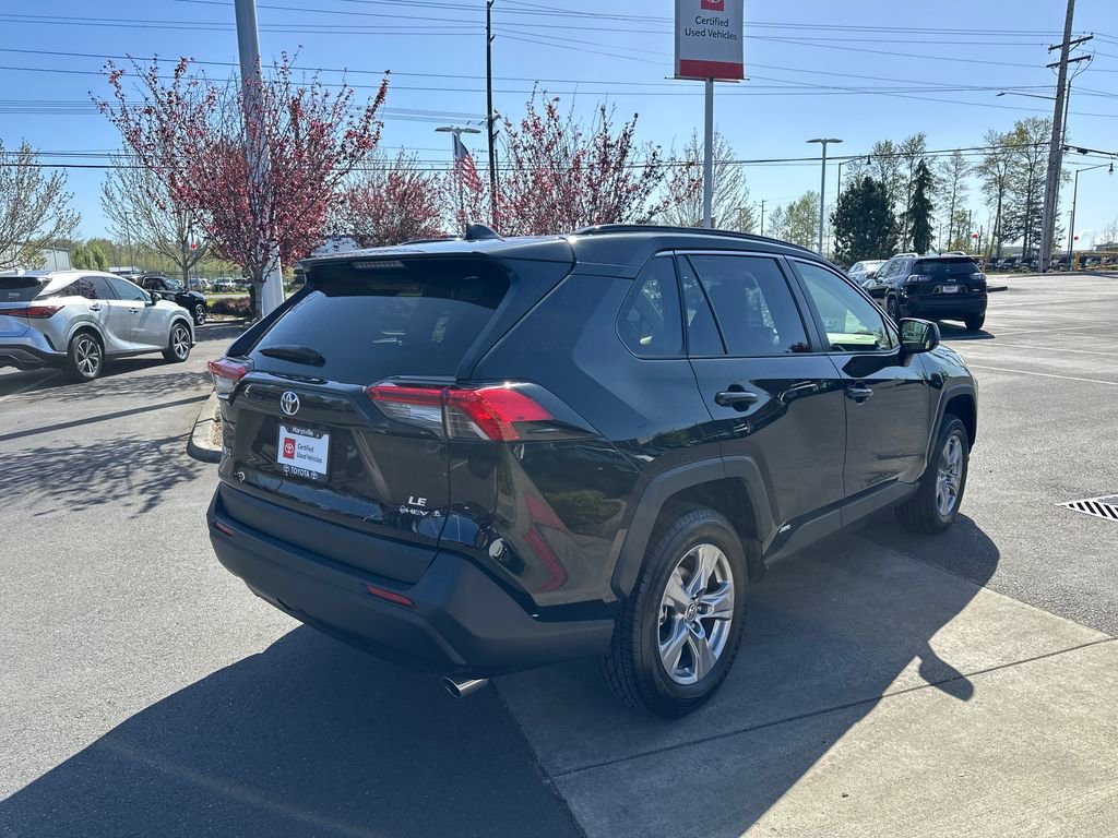 Certified 2025 Toyota RAV4 LE AWD/4WD image 5