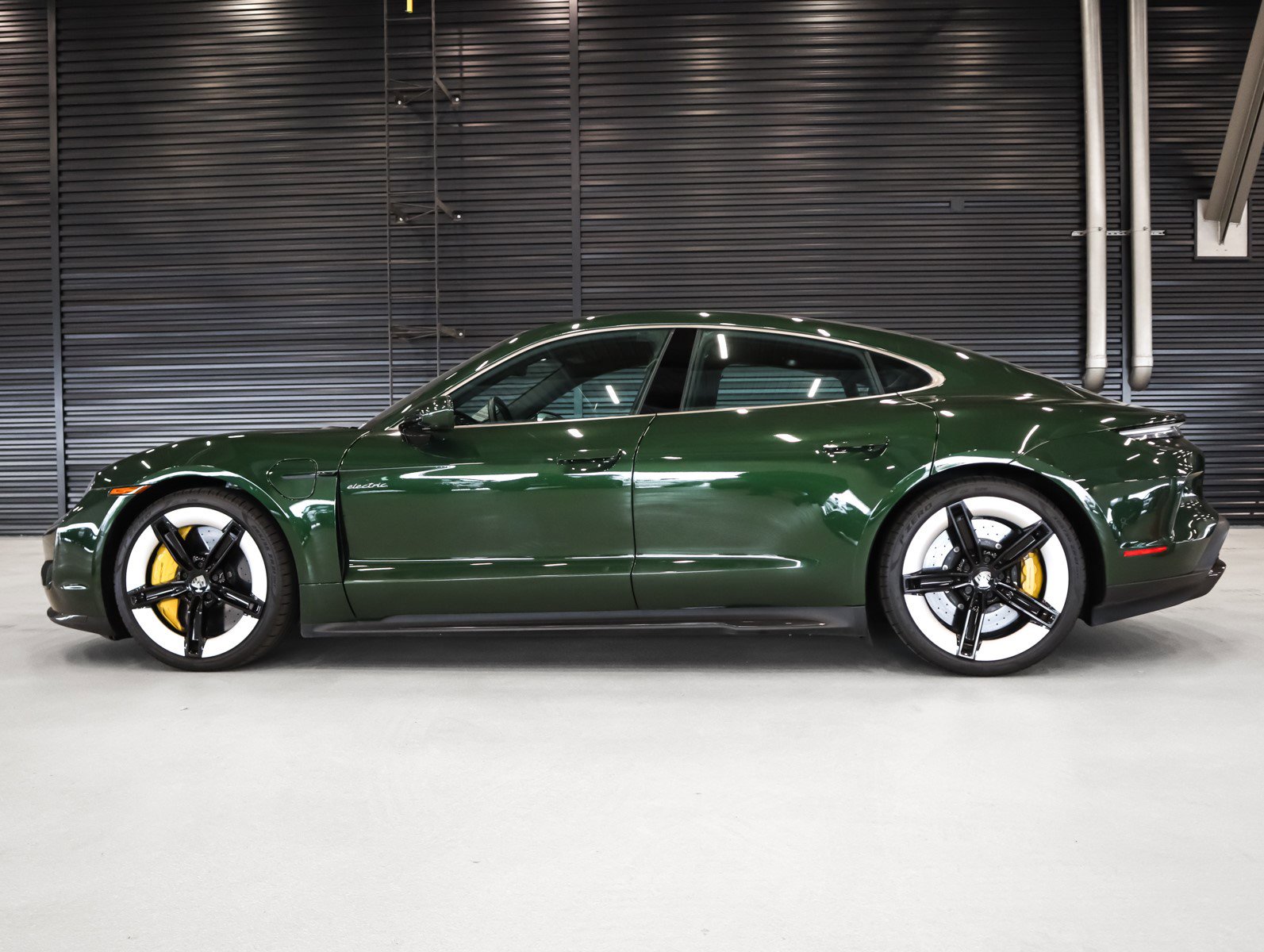 Used 2025 Porsche Taycan Turbo S image 2