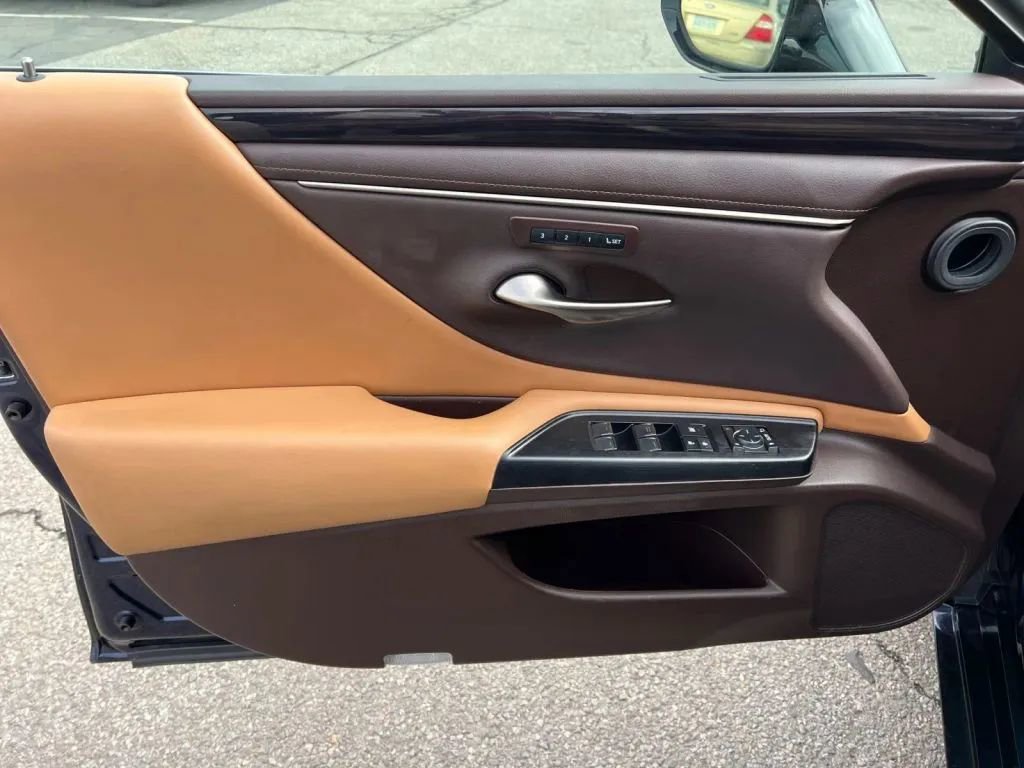 Used 2021 Lexus ES 350 w/ Premium Package image 23