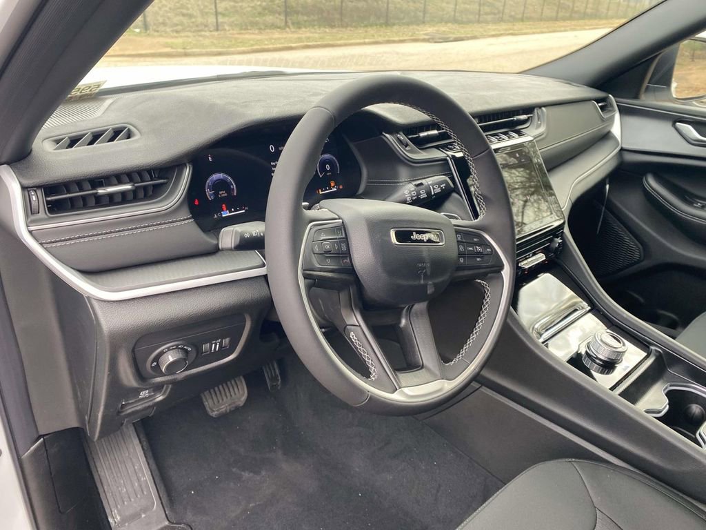 New 2025 Jeep Grand Cherokee Laredo w/ MOPAR Finishing Package image 41