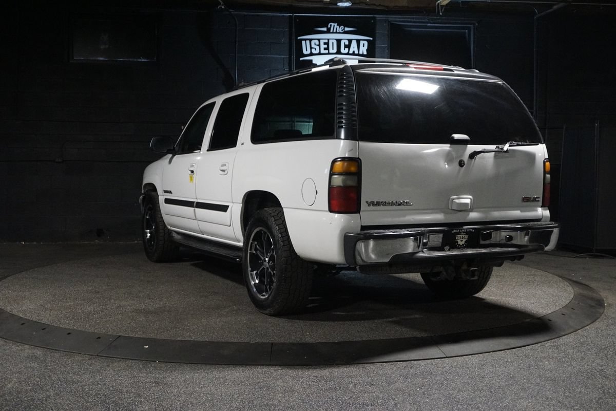 Used 2006 GMC Yukon XL SLT w/ SLT Preferred Equipment Group AWD/4WD image 3