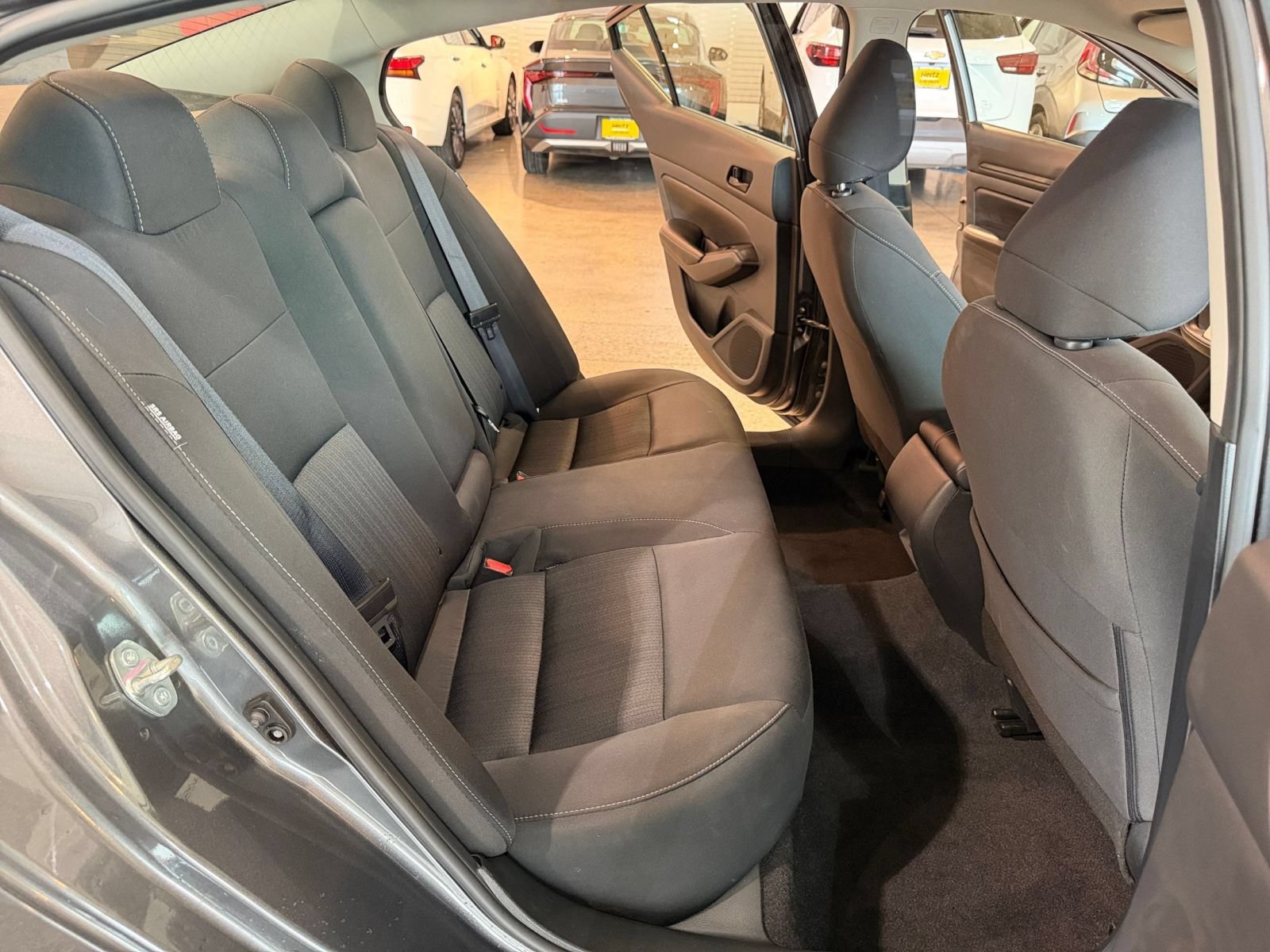 Used 2025 Nissan Altima 2.5 SV FWD image 31