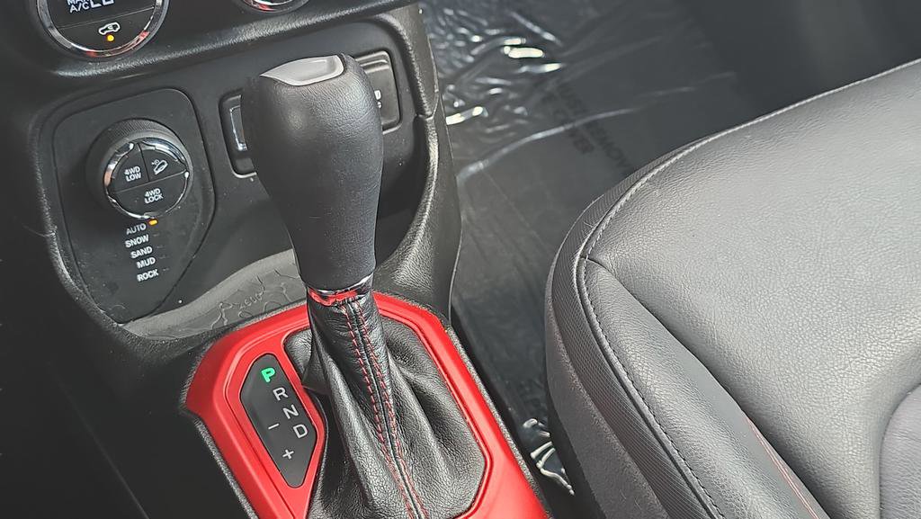 Used 2015 Jeep Renegade Trailhawk w/ Premium Leather Group image 20