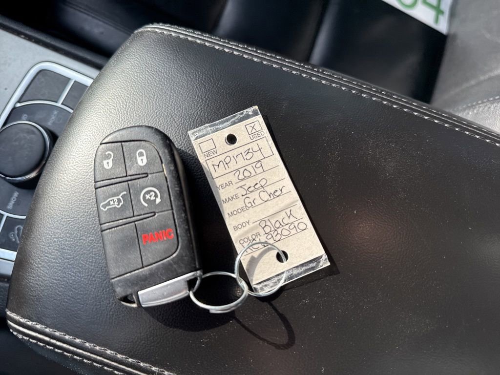 Used 2019 Jeep Grand Cherokee Limited AWD/4WD image 15