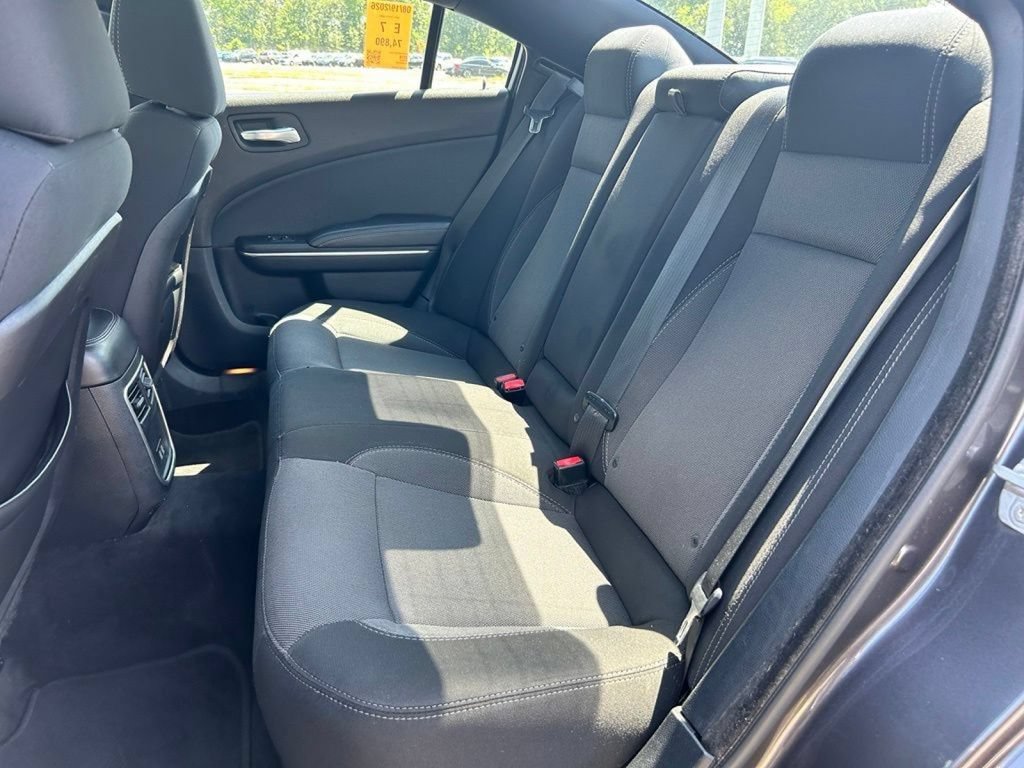 Used 2016 Dodge Charger SE RWD image 16