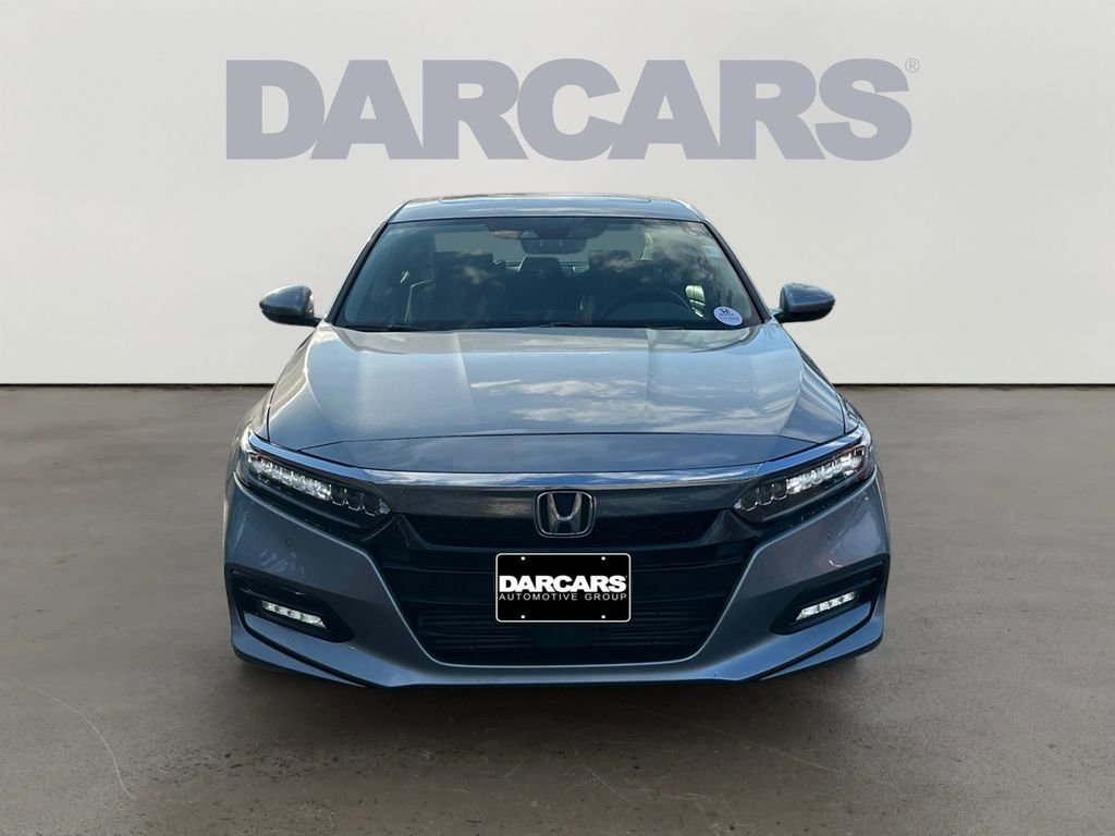 Used 2018 Honda Accord Touring image 2