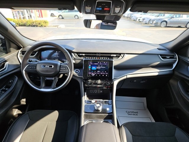 New 2025 Jeep Grand Cherokee Altitude image 21