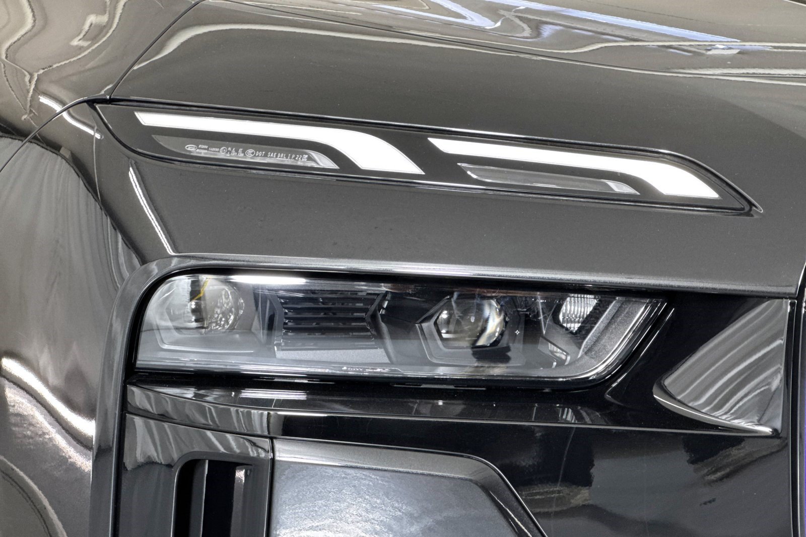 Used 2026 BMW i7 eDrive50 w/ M Sport Package RWD image 12