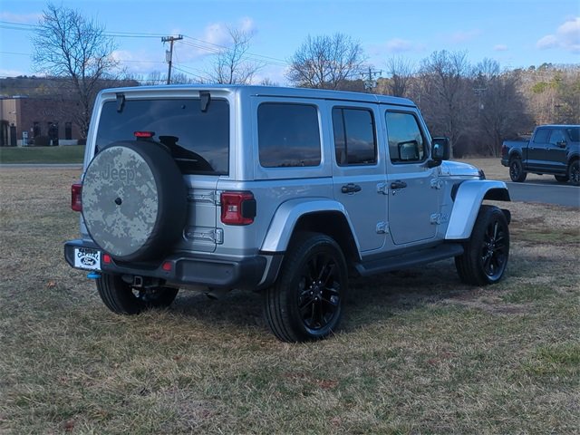 Used 2024 Jeep Wrangler Unlimited Sahara w/ Technology Group image 13