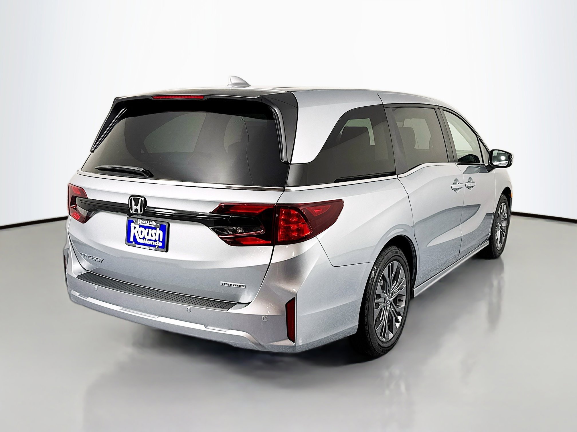 New 2026 Honda Odyssey Touring image 5