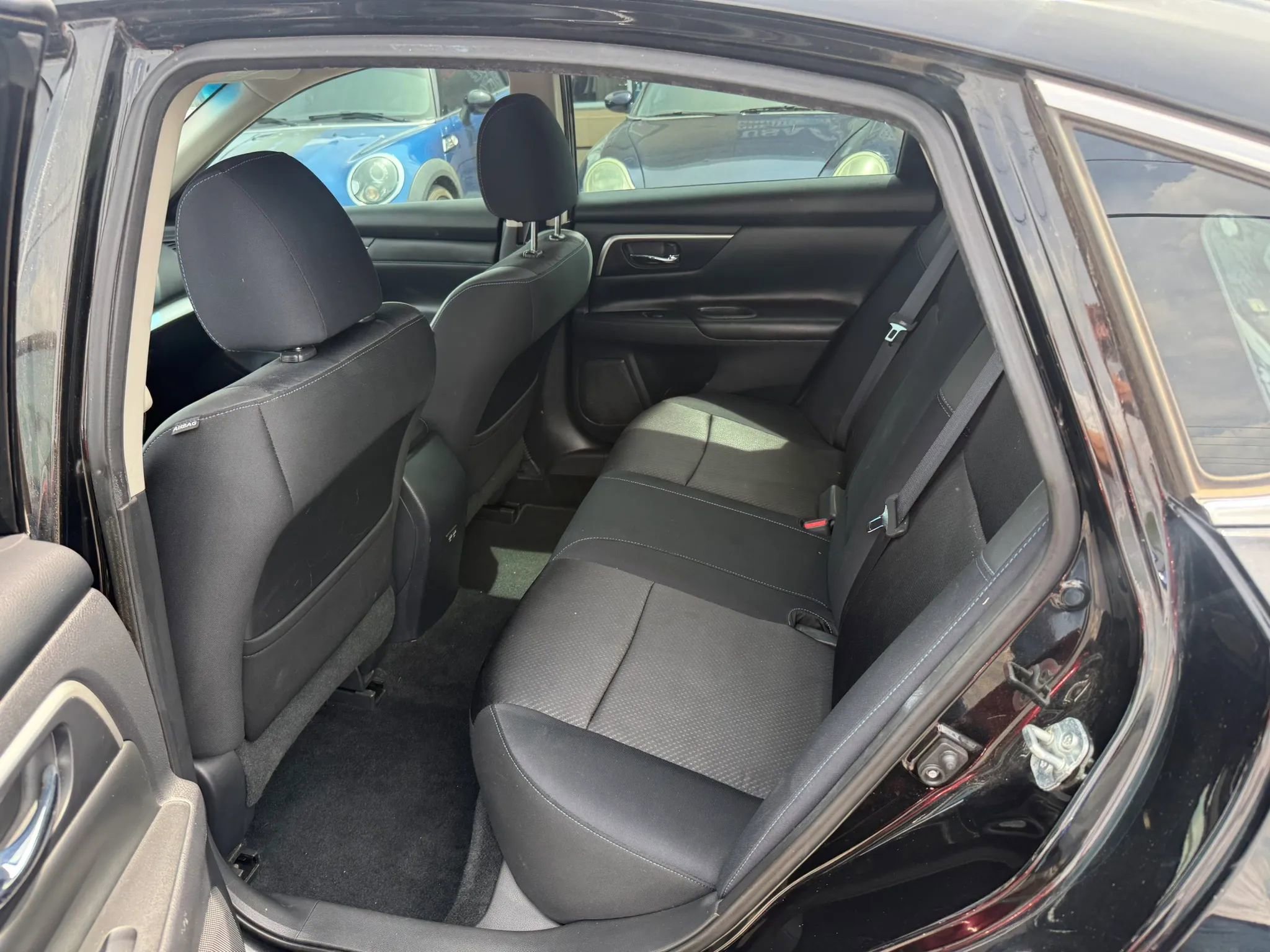 Used 2017 Nissan Altima 2.5 SR w/ Midnight Edition Package FWD image 17