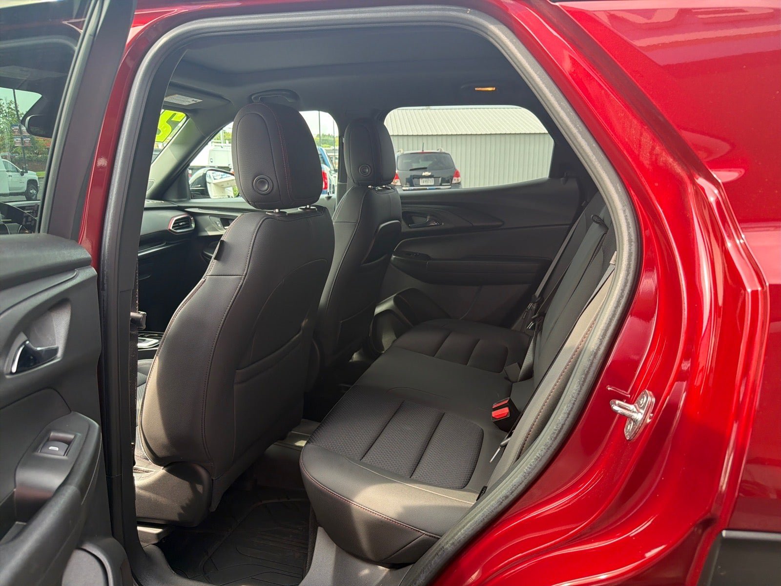 Used 2022 Chevrolet TrailBlazer RS w/ Sun and Liftgate Package AWD/4WD image 15