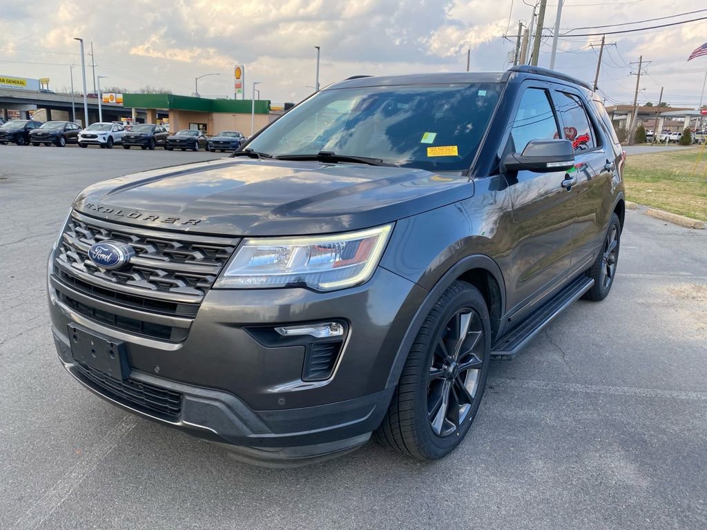 Used 2018 Ford Explorer XLT w/ Equipment Group 202A image 3