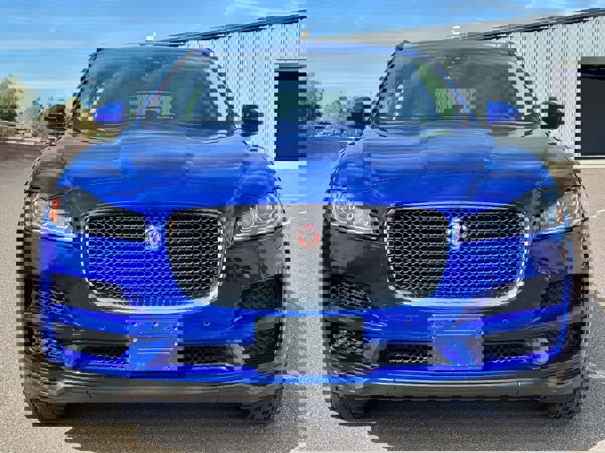 Used 2020 Jaguar F-PACE Premium image 3