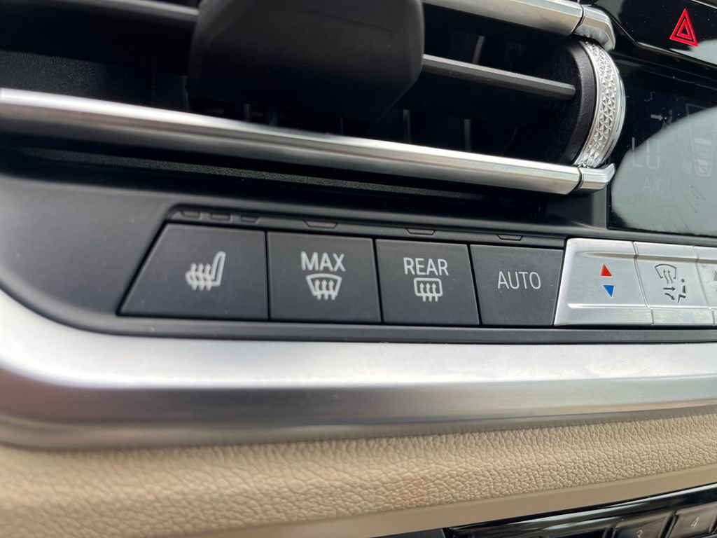 Used 2022 BMW 330i xDrive Sedan w/ M Sport Package AWD/4WD image 22