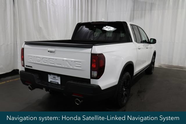 New 2026 Honda Ridgeline Black Edition image 3