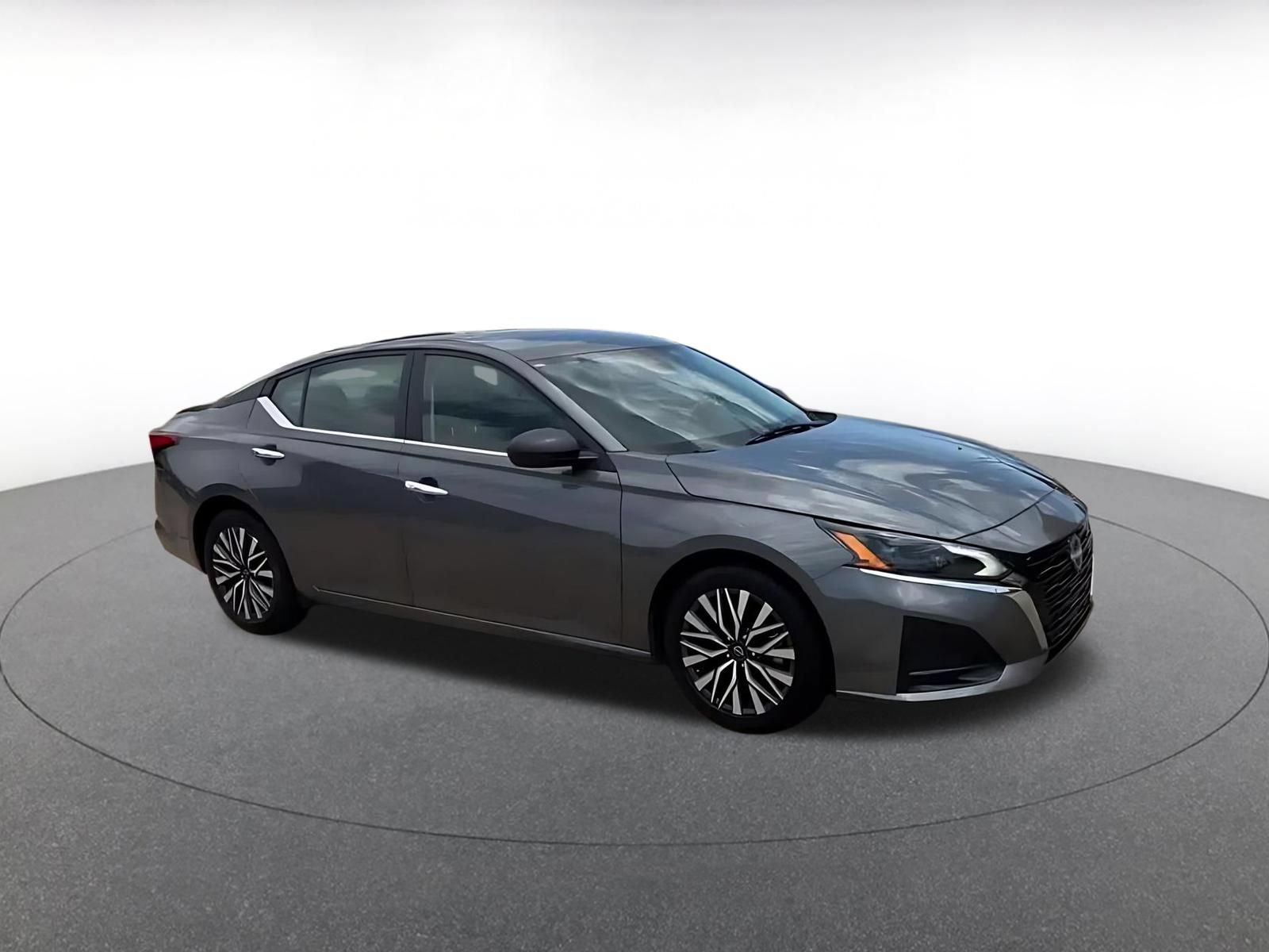 Used 2025 Nissan Altima 2.5 SV FWD video 2