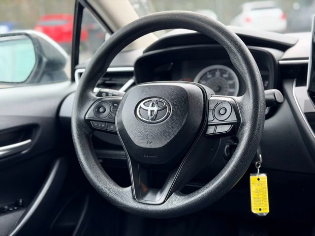 Used 2020 Toyota Corolla LE image 19