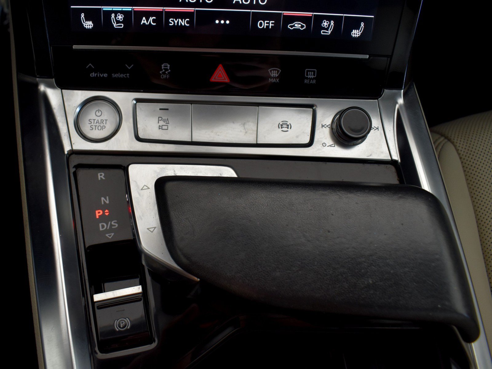 Used 2019 Audi e-tron Premium Plus AWD/4WD image 25