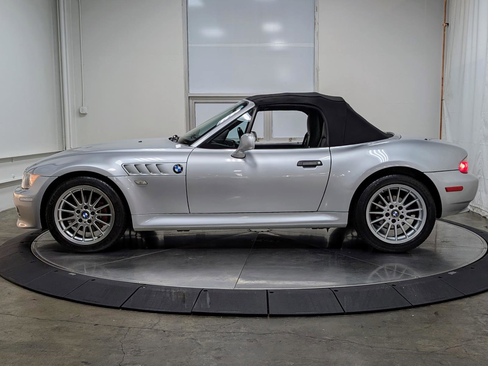 Used 2001 BMW Z3 3.0i image 13