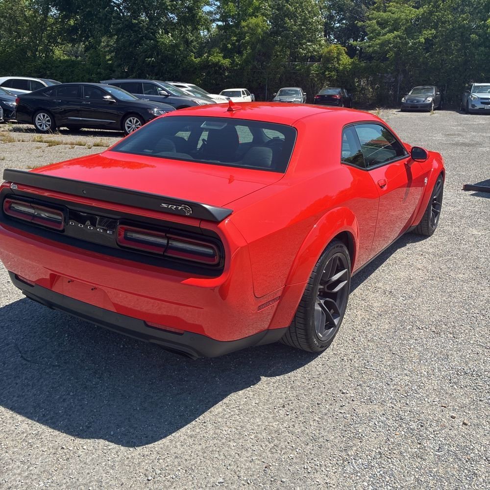 Used 2019 Dodge Challenger SRT Hellcat RWD image 3