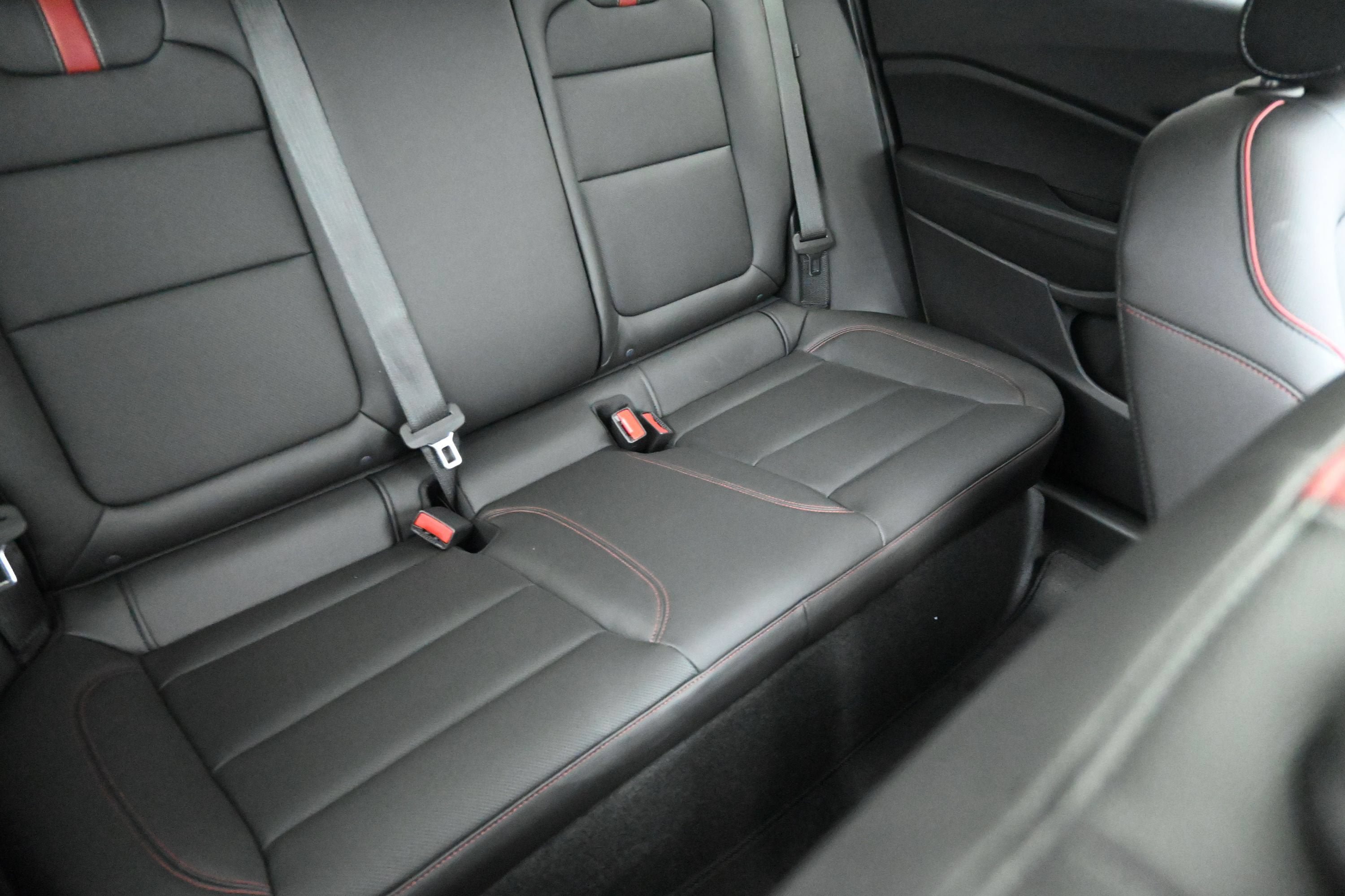 New 2026 Chevrolet Trax RS w/ Sunroof Package FWD image 31