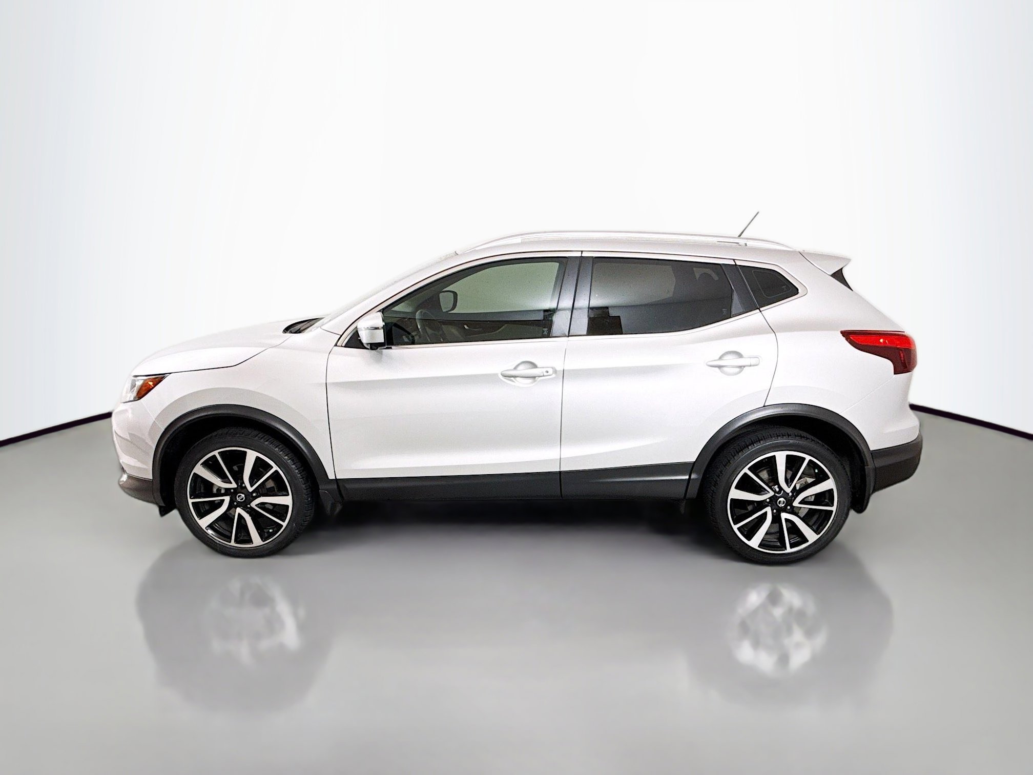 Used 2019 Nissan Rogue Sport SL image 4