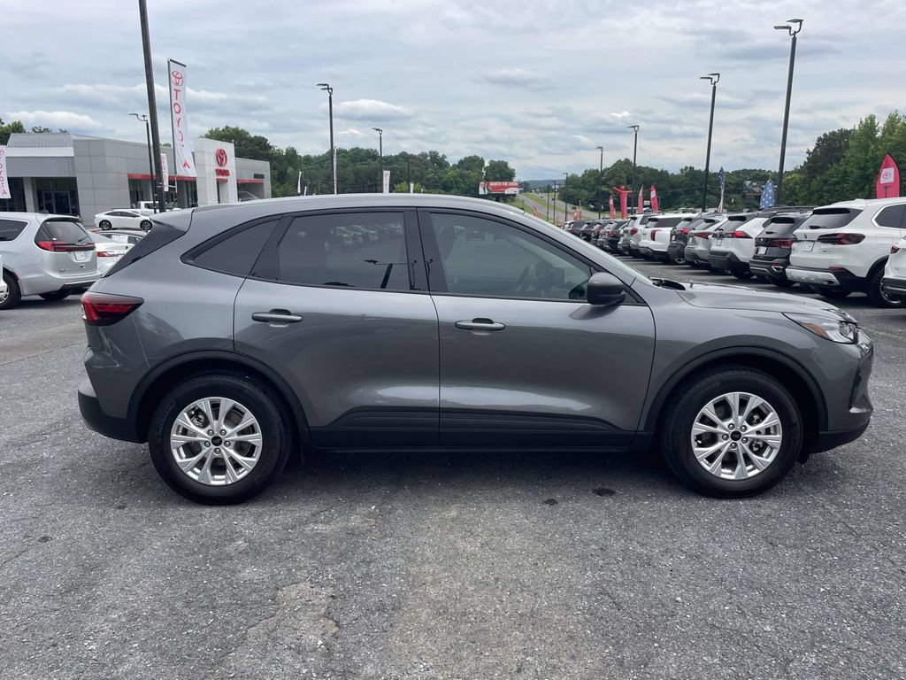 Used 2026 Ford Escape Active FWD image 2