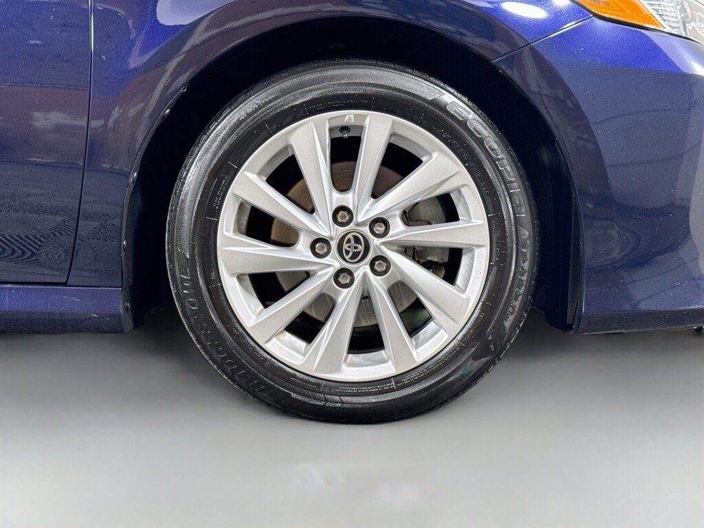 Used 2022 Toyota Camry LE w/ Carpet Mat Package (TMS) FWD image 38